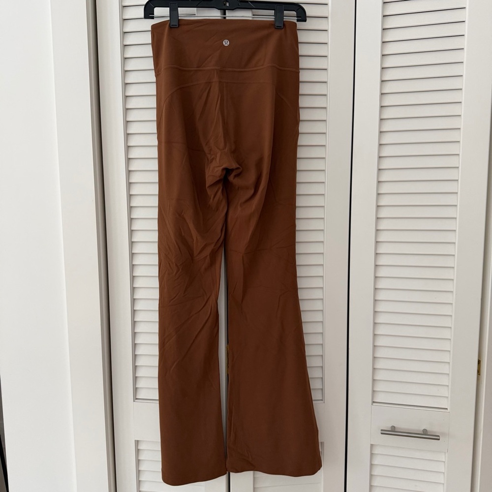 Groove Super-High-Rise Flared
Pant Nulu - Picture 3 of 3